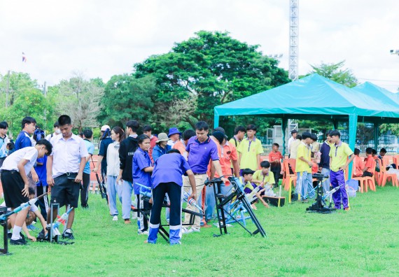 ภาพกิจกรรม  คณะวิทยาศาสตร์และเทคโนโลยี มหาวิทยาลัยราชภัฏกําแพงเพชร จัดการแข่งขันจรวดขวดน้ำ ระดับประถมศึกษา ระดับมัธยมศึกษาตอนต้น ระดับมัธยมศึกษาตอนปลาย ในงานสัปดาห์วิทยาศาสตร์แห่งชาติ ส่วนภูมิภาค ประจำปี 2568