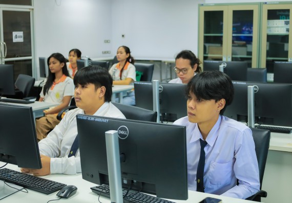 ภาพกิจกรรม    คณะวิทยาศาสตร์และเทคโนโลยี มหาวิทยาลัยราชภัฏกําแพงเพชร จัดกิจกรรมแลกเปลี่ยนเรียนรู้ เรื่อง การใช้ AI เพื่อประยุกต์ใช้ในชีวิตประจำวัน ในงานสัปดาห์วิทยาศาสตร์แห่งชาติ ส่วนภูมิภาค ประจำปี 2568