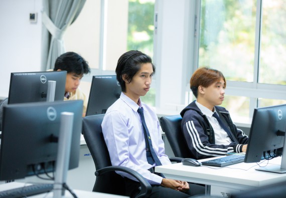 ภาพกิจกรรม    คณะวิทยาศาสตร์และเทคโนโลยี มหาวิทยาลัยราชภัฏกําแพงเพชร จัดกิจกรรมแลกเปลี่ยนเรียนรู้ เรื่อง การใช้ AI เพื่อประยุกต์ใช้ในชีวิตประจำวัน ในงานสัปดาห์วิทยาศาสตร์แห่งชาติ ส่วนภูมิภาค ประจำปี 2568