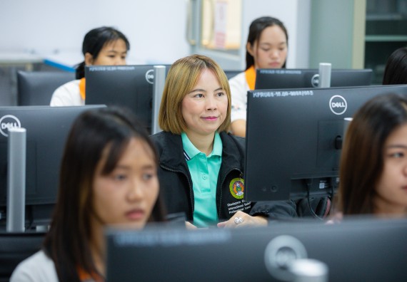 ภาพกิจกรรม    คณะวิทยาศาสตร์และเทคโนโลยี มหาวิทยาลัยราชภัฏกําแพงเพชร จัดกิจกรรมแลกเปลี่ยนเรียนรู้ เรื่อง การใช้ AI เพื่อประยุกต์ใช้ในชีวิตประจำวัน ในงานสัปดาห์วิทยาศาสตร์แห่งชาติ ส่วนภูมิภาค ประจำปี 2568