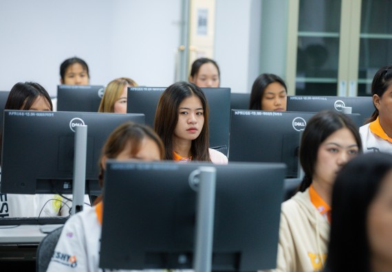 ภาพกิจกรรม    คณะวิทยาศาสตร์และเทคโนโลยี มหาวิทยาลัยราชภัฏกําแพงเพชร จัดกิจกรรมแลกเปลี่ยนเรียนรู้ เรื่อง การใช้ AI เพื่อประยุกต์ใช้ในชีวิตประจำวัน ในงานสัปดาห์วิทยาศาสตร์แห่งชาติ ส่วนภูมิภาค ประจำปี 2568