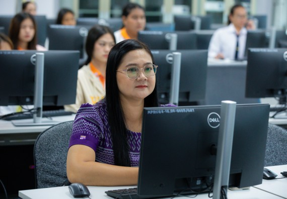 ภาพกิจกรรม    คณะวิทยาศาสตร์และเทคโนโลยี มหาวิทยาลัยราชภัฏกําแพงเพชร จัดกิจกรรมแลกเปลี่ยนเรียนรู้ เรื่อง การใช้ AI เพื่อประยุกต์ใช้ในชีวิตประจำวัน ในงานสัปดาห์วิทยาศาสตร์แห่งชาติ ส่วนภูมิภาค ประจำปี 2568