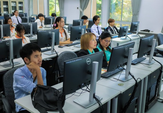 ภาพกิจกรรม    คณะวิทยาศาสตร์และเทคโนโลยี มหาวิทยาลัยราชภัฏกําแพงเพชร จัดกิจกรรมแลกเปลี่ยนเรียนรู้ เรื่อง การใช้ AI เพื่อประยุกต์ใช้ในชีวิตประจำวัน ในงานสัปดาห์วิทยาศาสตร์แห่งชาติ ส่วนภูมิภาค ประจำปี 2568