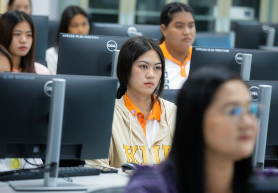 ภาพกิจกรรม    คณะวิทยาศาสตร์และเทคโนโลยี มหาวิทยาลัยราชภัฏกําแพงเพชร จัดกิจกรรมแลกเปลี่ยนเรียนรู้ เรื่อง การใช้ AI เพื่อประยุกต์ใช้ในชีวิตประจำวัน ในงานสัปดาห์วิทยาศาสตร์แห่งชาติ ส่วนภูมิภาค ประจำปี 2568