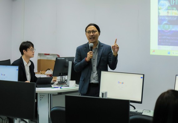 ภาพกิจกรรม    คณะวิทยาศาสตร์และเทคโนโลยี มหาวิทยาลัยราชภัฏกําแพงเพชร จัดกิจกรรมแลกเปลี่ยนเรียนรู้ เรื่อง การใช้ AI เพื่อประยุกต์ใช้ในชีวิตประจำวัน ในงานสัปดาห์วิทยาศาสตร์แห่งชาติ ส่วนภูมิภาค ประจำปี 2568