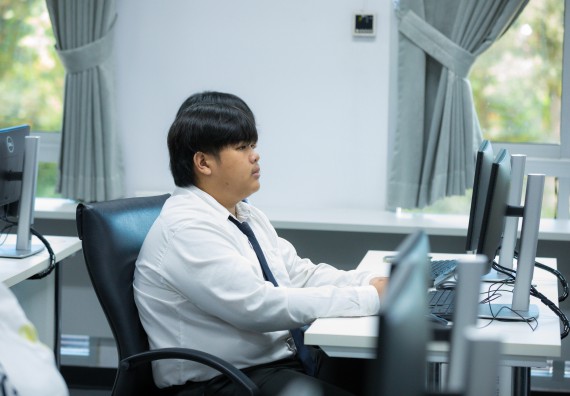 ภาพกิจกรรม    คณะวิทยาศาสตร์และเทคโนโลยี มหาวิทยาลัยราชภัฏกําแพงเพชร จัดกิจกรรมแลกเปลี่ยนเรียนรู้ เรื่อง การใช้ AI เพื่อประยุกต์ใช้ในชีวิตประจำวัน ในงานสัปดาห์วิทยาศาสตร์แห่งชาติ ส่วนภูมิภาค ประจำปี 2568