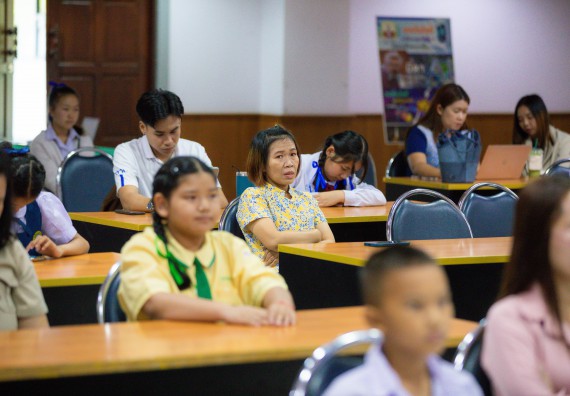 ภาพกิจกรรม  คณะวิทยาศาสตร์และเทคโนโลยี มหาวิทยาลัยราชภัฏกําแพงเพชร จัดการแข่งขันการพูดทางวิทยาศาสตร์ ระดับประถมศึกษา ระดับมัธยมศึกษาตอนต้น ระดับมัธยมศึกษาตอนปลาย ในงานสัปดาห์วิทยาศาสตร์แห่งชาติ ส่วนภูมิภาค ประจำปี 2568
