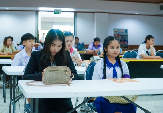 ภาพกิจกรรม  คณะวิทยาศาสตร์และเทคโนโลยี มหาวิทยาลัยราชภัฏกําแพงเพชร จัดการแข่งขันการพูดทางวิทยาศาสตร์ ระดับประถมศึกษา ระดับมัธยมศึกษาตอนต้น ระดับมัธยมศึกษาตอนปลาย ในงานสัปดาห์วิทยาศาสตร์แห่งชาติ ส่วนภูมิภาค ประจำปี 2568