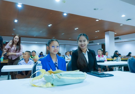 ภาพกิจกรรม  คณะวิทยาศาสตร์และเทคโนโลยี มหาวิทยาลัยราชภัฏกําแพงเพชร จัดการแข่งขันการพูดทางวิทยาศาสตร์ ระดับประถมศึกษา ระดับมัธยมศึกษาตอนต้น ระดับมัธยมศึกษาตอนปลาย ในงานสัปดาห์วิทยาศาสตร์แห่งชาติ ส่วนภูมิภาค ประจำปี 2568