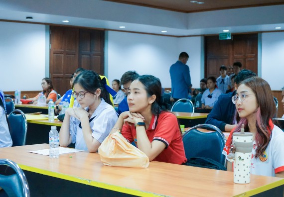 ภาพกิจกรรม  คณะวิทยาศาสตร์และเทคโนโลยี มหาวิทยาลัยราชภัฏกําแพงเพชร จัดการแข่งขันการพูดทางวิทยาศาสตร์ ระดับประถมศึกษา ระดับมัธยมศึกษาตอนต้น ระดับมัธยมศึกษาตอนปลาย ในงานสัปดาห์วิทยาศาสตร์แห่งชาติ ส่วนภูมิภาค ประจำปี 2568