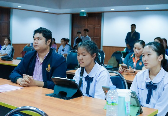 ภาพกิจกรรม  คณะวิทยาศาสตร์และเทคโนโลยี มหาวิทยาลัยราชภัฏกําแพงเพชร จัดการแข่งขันการพูดทางวิทยาศาสตร์ ระดับประถมศึกษา ระดับมัธยมศึกษาตอนต้น ระดับมัธยมศึกษาตอนปลาย ในงานสัปดาห์วิทยาศาสตร์แห่งชาติ ส่วนภูมิภาค ประจำปี 2568