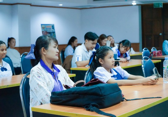 ภาพกิจกรรม  คณะวิทยาศาสตร์และเทคโนโลยี มหาวิทยาลัยราชภัฏกําแพงเพชร จัดการแข่งขันการพูดทางวิทยาศาสตร์ ระดับประถมศึกษา ระดับมัธยมศึกษาตอนต้น ระดับมัธยมศึกษาตอนปลาย ในงานสัปดาห์วิทยาศาสตร์แห่งชาติ ส่วนภูมิภาค ประจำปี 2568