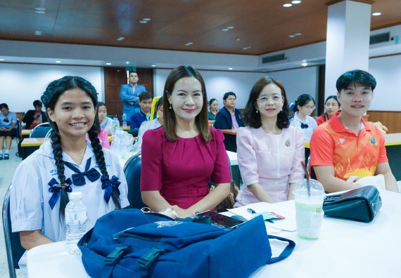 ภาพกิจกรรม  คณะวิทยาศาสตร์และเทคโนโลยี มหาวิทยาลัยราชภัฏกําแพงเพชร จัดการแข่งขันการพูดทางวิทยาศาสตร์ ระดับประถมศึกษา ระดับมัธยมศึกษาตอนต้น ระดับมัธยมศึกษาตอนปลาย ในงานสัปดาห์วิทยาศาสตร์แห่งชาติ ส่วนภูมิภาค ประจำปี 2568