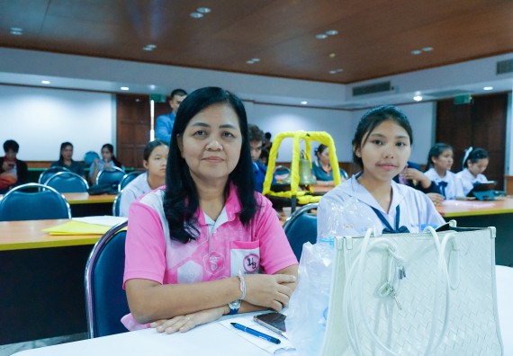 ภาพกิจกรรม  คณะวิทยาศาสตร์และเทคโนโลยี มหาวิทยาลัยราชภัฏกําแพงเพชร จัดการแข่งขันการพูดทางวิทยาศาสตร์ ระดับประถมศึกษา ระดับมัธยมศึกษาตอนต้น ระดับมัธยมศึกษาตอนปลาย ในงานสัปดาห์วิทยาศาสตร์แห่งชาติ ส่วนภูมิภาค ประจำปี 2568