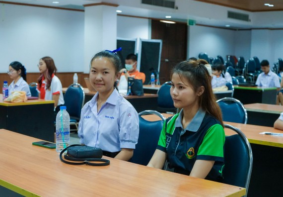 ภาพกิจกรรม  คณะวิทยาศาสตร์และเทคโนโลยี มหาวิทยาลัยราชภัฏกําแพงเพชร จัดการแข่งขันการพูดทางวิทยาศาสตร์ ระดับประถมศึกษา ระดับมัธยมศึกษาตอนต้น ระดับมัธยมศึกษาตอนปลาย ในงานสัปดาห์วิทยาศาสตร์แห่งชาติ ส่วนภูมิภาค ประจำปี 2568