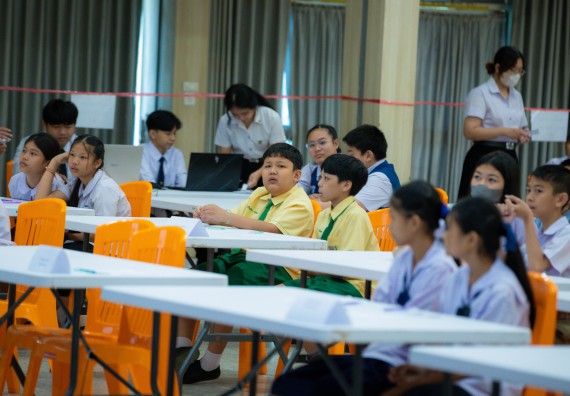 ภาพกิจกรรม  คณะวิทยาศาสตร์และเทคโนโลยี มหาวิทยาลัยราชภัฏกําแพงเพชร จัดการแข่งขันตอบปัญหาวิทยาศาสตร์ ระดับประถมศึกษาตอนปลาย ระดับมัธยมศึกษาตอนต้น ระดับมัธยมศึกษาตอนปลาย ในงานสัปดาห์วิทยาศาสตร์แห่งชาติ ส่วนภูมิภาค ประจำปี 2568