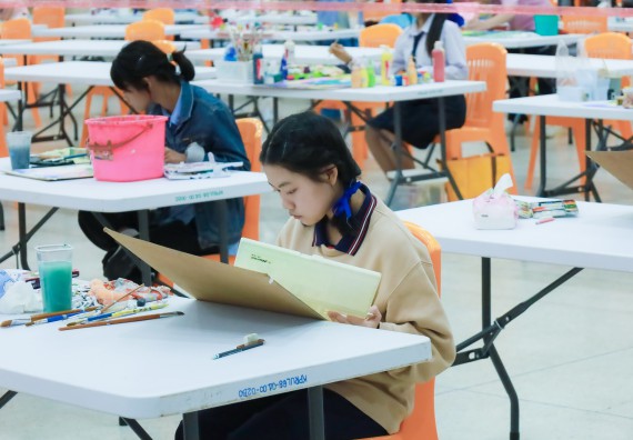 ภาพกิจกรรม  คณะวิทยาศาสตร์และเทคโนโลยี มหาวิทยาลัยราชภัฏกําแพงเพชร จัดการประกวดภาพวาดจินตนาการทางวิทยาศาสตร์ ระดับประถมศึกษาตอนปลาย ระดับมัธยมศึกษาตอนต้น ระดับมัธยมศึกษาตอนปลาย ในงานสัปดาห์วิทยาศาสตร์แห่งชาติ ส่วนภูมิภาค ประจำปี 2568