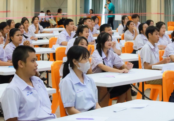 ภาพกิจกรรม  คณะวิทยาศาสตร์และเทคโนโลยี มหาวิทยาลัยราชภัฏกําแพงเพชร จัดการแข่งขันตอบปัญหาวิทยาศาสตร์ ระดับประถมศึกษาตอนปลาย ระดับมัธยมศึกษาตอนต้น ระดับมัธยมศึกษาตอนปลาย ในงานสัปดาห์วิทยาศาสตร์แห่งชาติ ส่วนภูมิภาค ประจำปี 2568