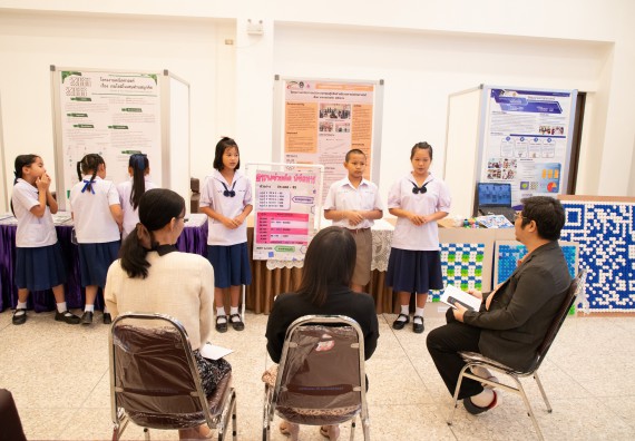 ภาพกิจกรรม  หลักสูตรสาขาวิชาคณิตศาสตร์ประยุกต์ คณะวิทยาศาสตร์และเทคโนโลยี มหาวิทยาลัยราชภัฏกำแพงเพชร จะดำเนินการจัดกิจกรรมนิทรรศการแสดงผลงานและสัมมนาโครงงานทางคณิตศาสตร์