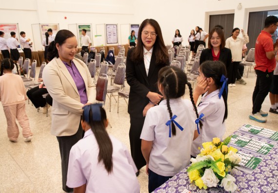ภาพกิจกรรม  หลักสูตรสาขาวิชาคณิตศาสตร์ประยุกต์ คณะวิทยาศาสตร์และเทคโนโลยี มหาวิทยาลัยราชภัฏกำแพงเพชร จะดำเนินการจัดกิจกรรมนิทรรศการแสดงผลงานและสัมมนาโครงงานทางคณิตศาสตร์