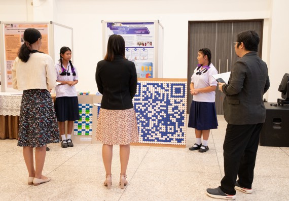 ภาพกิจกรรม  หลักสูตรสาขาวิชาคณิตศาสตร์ประยุกต์ คณะวิทยาศาสตร์และเทคโนโลยี มหาวิทยาลัยราชภัฏกำแพงเพชร จะดำเนินการจัดกิจกรรมนิทรรศการแสดงผลงานและสัมมนาโครงงานทางคณิตศาสตร์