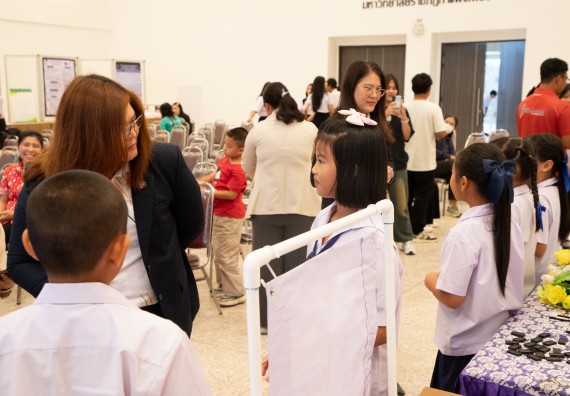 ภาพกิจกรรม  หลักสูตรสาขาวิชาคณิตศาสตร์ประยุกต์ คณะวิทยาศาสตร์และเทคโนโลยี มหาวิทยาลัยราชภัฏกำแพงเพชร จะดำเนินการจัดกิจกรรมนิทรรศการแสดงผลงานและสัมมนาโครงงานทางคณิตศาสตร์