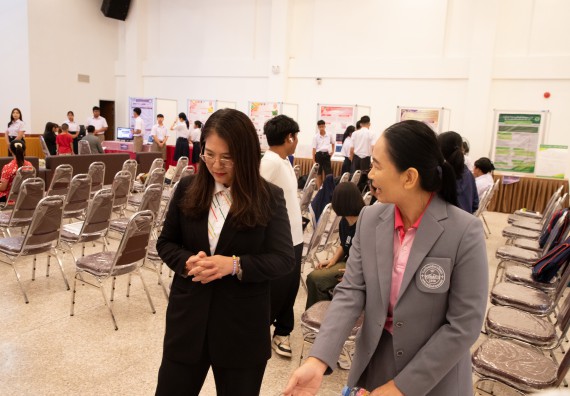 ภาพกิจกรรม  หลักสูตรสาขาวิชาคณิตศาสตร์ประยุกต์ คณะวิทยาศาสตร์และเทคโนโลยี มหาวิทยาลัยราชภัฏกำแพงเพชร จะดำเนินการจัดกิจกรรมนิทรรศการแสดงผลงานและสัมมนาโครงงานทางคณิตศาสตร์
