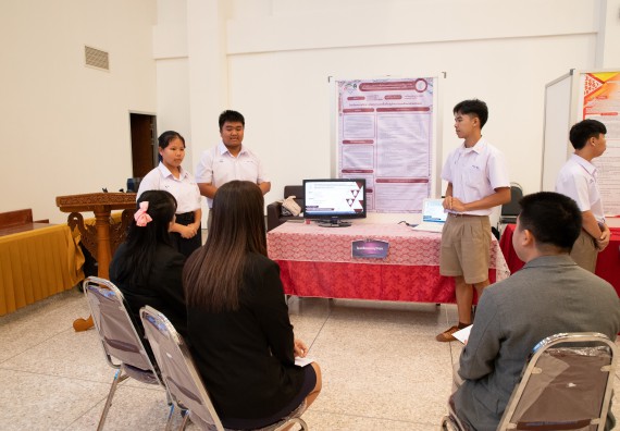 ภาพกิจกรรม  หลักสูตรสาขาวิชาคณิตศาสตร์ประยุกต์ คณะวิทยาศาสตร์และเทคโนโลยี มหาวิทยาลัยราชภัฏกำแพงเพชร จะดำเนินการจัดกิจกรรมนิทรรศการแสดงผลงานและสัมมนาโครงงานทางคณิตศาสตร์