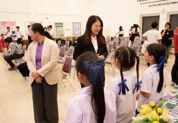ภาพกิจกรรม  หลักสูตรสาขาวิชาคณิตศาสตร์ประยุกต์ คณะวิทยาศาสตร์และเทคโนโลยี มหาวิทยาลัยราชภัฏกำแพงเพชร จะดำเนินการจัดกิจกรรมนิทรรศการแสดงผลงานและสัมมนาโครงงานทางคณิตศาสตร์