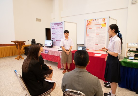 ภาพกิจกรรม  หลักสูตรสาขาวิชาคณิตศาสตร์ประยุกต์ คณะวิทยาศาสตร์และเทคโนโลยี มหาวิทยาลัยราชภัฏกำแพงเพชร จะดำเนินการจัดกิจกรรมนิทรรศการแสดงผลงานและสัมมนาโครงงานทางคณิตศาสตร์