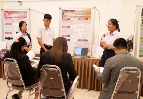 ภาพกิจกรรม  หลักสูตรสาขาวิชาคณิตศาสตร์ประยุกต์ คณะวิทยาศาสตร์และเทคโนโลยี มหาวิทยาลัยราชภัฏกำแพงเพชร จะดำเนินการจัดกิจกรรมนิทรรศการแสดงผลงานและสัมมนาโครงงานทางคณิตศาสตร์