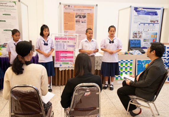 ภาพกิจกรรม  หลักสูตรสาขาวิชาคณิตศาสตร์ประยุกต์ คณะวิทยาศาสตร์และเทคโนโลยี มหาวิทยาลัยราชภัฏกำแพงเพชร จะดำเนินการจัดกิจกรรมนิทรรศการแสดงผลงานและสัมมนาโครงงานทางคณิตศาสตร์
