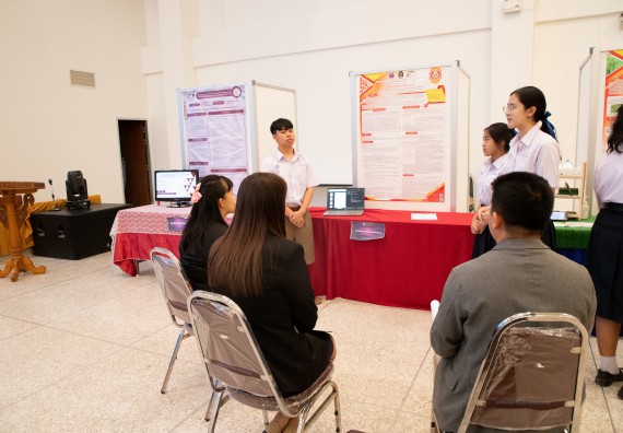 ภาพกิจกรรม  หลักสูตรสาขาวิชาคณิตศาสตร์ประยุกต์ คณะวิทยาศาสตร์และเทคโนโลยี มหาวิทยาลัยราชภัฏกำแพงเพชร จะดำเนินการจัดกิจกรรมนิทรรศการแสดงผลงานและสัมมนาโครงงานทางคณิตศาสตร์