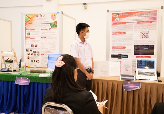 ภาพกิจกรรม  หลักสูตรสาขาวิชาคณิตศาสตร์ประยุกต์ คณะวิทยาศาสตร์และเทคโนโลยี มหาวิทยาลัยราชภัฏกำแพงเพชร จะดำเนินการจัดกิจกรรมนิทรรศการแสดงผลงานและสัมมนาโครงงานทางคณิตศาสตร์