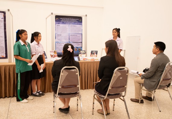 ภาพกิจกรรม  หลักสูตรสาขาวิชาคณิตศาสตร์ประยุกต์ คณะวิทยาศาสตร์และเทคโนโลยี มหาวิทยาลัยราชภัฏกำแพงเพชร จะดำเนินการจัดกิจกรรมนิทรรศการแสดงผลงานและสัมมนาโครงงานทางคณิตศาสตร์