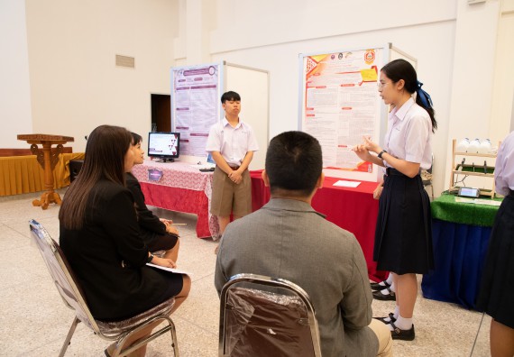 ภาพกิจกรรม  หลักสูตรสาขาวิชาคณิตศาสตร์ประยุกต์ คณะวิทยาศาสตร์และเทคโนโลยี มหาวิทยาลัยราชภัฏกำแพงเพชร จะดำเนินการจัดกิจกรรมนิทรรศการแสดงผลงานและสัมมนาโครงงานทางคณิตศาสตร์