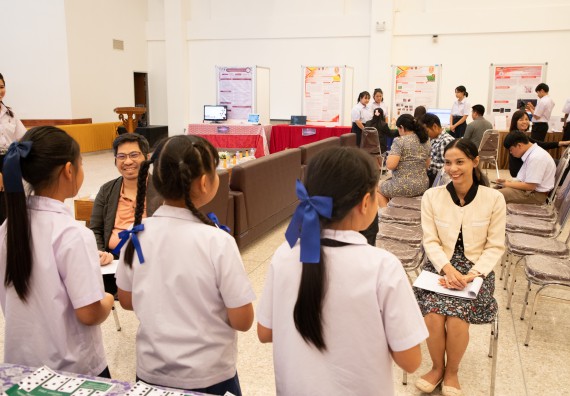 ภาพกิจกรรม  หลักสูตรสาขาวิชาคณิตศาสตร์ประยุกต์ คณะวิทยาศาสตร์และเทคโนโลยี มหาวิทยาลัยราชภัฏกำแพงเพชร จะดำเนินการจัดกิจกรรมนิทรรศการแสดงผลงานและสัมมนาโครงงานทางคณิตศาสตร์