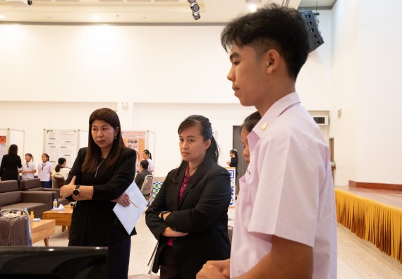 ภาพกิจกรรม  หลักสูตรสาขาวิชาคณิตศาสตร์ประยุกต์ คณะวิทยาศาสตร์และเทคโนโลยี มหาวิทยาลัยราชภัฏกำแพงเพชร จะดำเนินการจัดกิจกรรมนิทรรศการแสดงผลงานและสัมมนาโครงงานทางคณิตศาสตร์