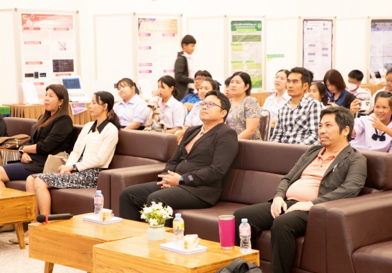 ภาพกิจกรรม  หลักสูตรสาขาวิชาคณิตศาสตร์ประยุกต์ คณะวิทยาศาสตร์และเทคโนโลยี มหาวิทยาลัยราชภัฏกำแพงเพชร จะดำเนินการจัดกิจกรรมนิทรรศการแสดงผลงานและสัมมนาโครงงานทางคณิตศาสตร์