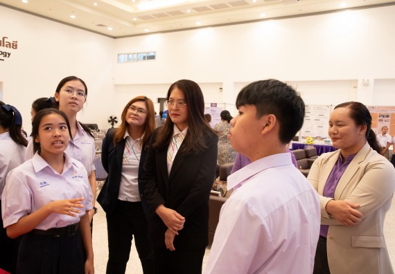 ภาพกิจกรรม  หลักสูตรสาขาวิชาคณิตศาสตร์ประยุกต์ คณะวิทยาศาสตร์และเทคโนโลยี มหาวิทยาลัยราชภัฏกำแพงเพชร จะดำเนินการจัดกิจกรรมนิทรรศการแสดงผลงานและสัมมนาโครงงานทางคณิตศาสตร์
