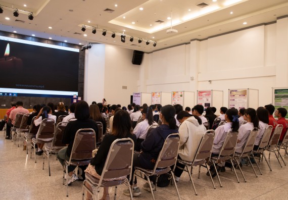 ภาพกิจกรรม  หลักสูตรสาขาวิชาคณิตศาสตร์ประยุกต์ คณะวิทยาศาสตร์และเทคโนโลยี มหาวิทยาลัยราชภัฏกำแพงเพชร จะดำเนินการจัดกิจกรรมนิทรรศการแสดงผลงานและสัมมนาโครงงานทางคณิตศาสตร์