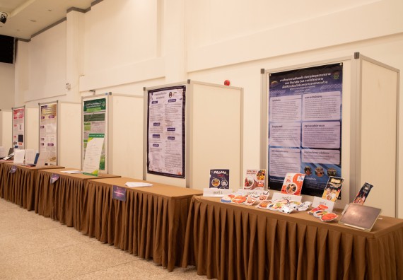 ภาพกิจกรรม  หลักสูตรสาขาวิชาคณิตศาสตร์ประยุกต์ คณะวิทยาศาสตร์และเทคโนโลยี มหาวิทยาลัยราชภัฏกำแพงเพชร จะดำเนินการจัดกิจกรรมนิทรรศการแสดงผลงานและสัมมนาโครงงานทางคณิตศาสตร์