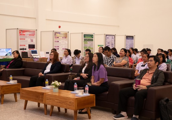 ภาพกิจกรรม  หลักสูตรสาขาวิชาคณิตศาสตร์ประยุกต์ คณะวิทยาศาสตร์และเทคโนโลยี มหาวิทยาลัยราชภัฏกำแพงเพชร จะดำเนินการจัดกิจกรรมนิทรรศการแสดงผลงานและสัมมนาโครงงานทางคณิตศาสตร์