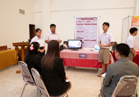 ภาพกิจกรรม  หลักสูตรสาขาวิชาคณิตศาสตร์ประยุกต์ คณะวิทยาศาสตร์และเทคโนโลยี มหาวิทยาลัยราชภัฏกำแพงเพชร จะดำเนินการจัดกิจกรรมนิทรรศการแสดงผลงานและสัมมนาโครงงานทางคณิตศาสตร์