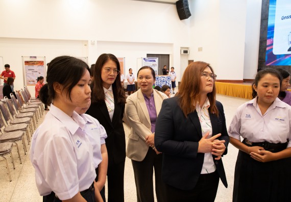 ภาพกิจกรรม  หลักสูตรสาขาวิชาคณิตศาสตร์ประยุกต์ คณะวิทยาศาสตร์และเทคโนโลยี มหาวิทยาลัยราชภัฏกำแพงเพชร จะดำเนินการจัดกิจกรรมนิทรรศการแสดงผลงานและสัมมนาโครงงานทางคณิตศาสตร์