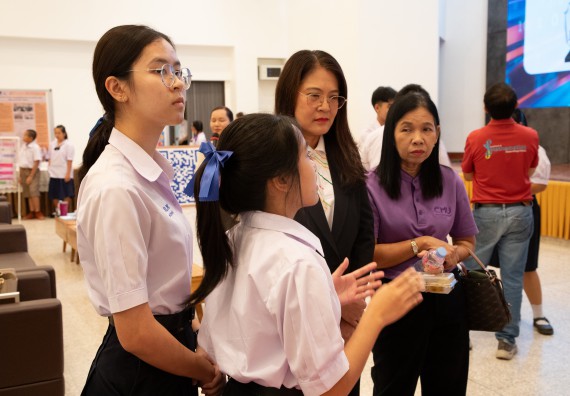 ภาพกิจกรรม  หลักสูตรสาขาวิชาคณิตศาสตร์ประยุกต์ คณะวิทยาศาสตร์และเทคโนโลยี มหาวิทยาลัยราชภัฏกำแพงเพชร จะดำเนินการจัดกิจกรรมนิทรรศการแสดงผลงานและสัมมนาโครงงานทางคณิตศาสตร์