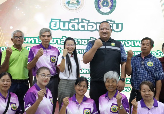 ภาพกิจกรรม  คณะวิทยาศาสตร์และเทคโนโลยี มหาวิทยาลัยราชภัฏกำแพงเพชร ลงพื้นที่ประเมินผลกระทบทางสังคมและติดตามโรงเรียนผู้สูงอายุ