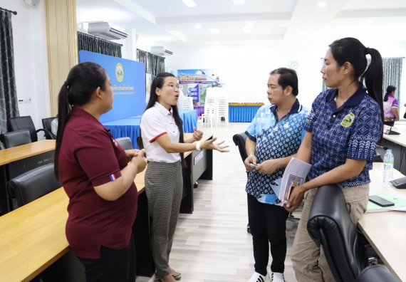 ภาพกิจกรรม  คณะวิทยาศาสตร์และเทคโนโลยี มหาวิทยาลัยราชภัฏกำแพงเพชร ลงพื้นที่ประเมินผลกระทบทางสังคมและติดตามโรงเรียนผู้สูงอายุ