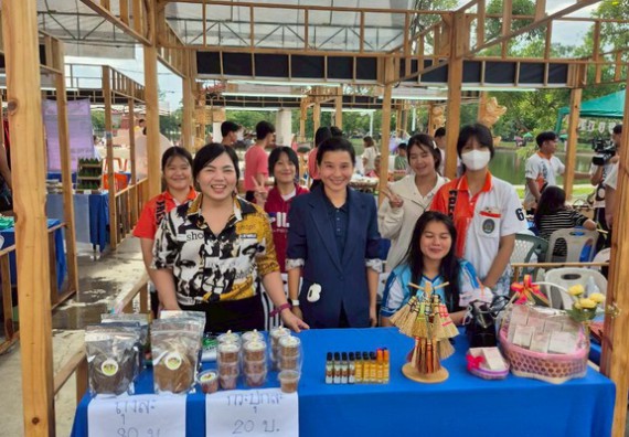 ภาพกิจกรรม  คณะวิทยาศาสตร์และเทคโนโลยี มหาวิทยาลัยราชภัฏกำแพงเพชร ได้เข้าร่วมกิจกรรมงานนิทรรศการแสดงสินค้าผลิตภัณฑ์ชุมชนสู่ตลาดสีเขียน KPRU OTOP GREEN PING FAIRS 2025