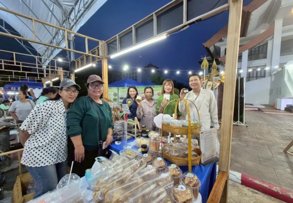 ภาพกิจกรรม  คณะวิทยาศาสตร์และเทคโนโลยี มหาวิทยาลัยราชภัฏกำแพงเพชร ได้เข้าร่วมกิจกรรมงานนิทรรศการแสดงสินค้าผลิตภัณฑ์ชุมชนสู่ตลาดสีเขียน KPRU OTOP GREEN PING FAIRS 2025